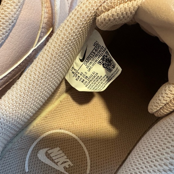 Nike Women's Sneakers in Pink Oxford - Picture 6 of 9